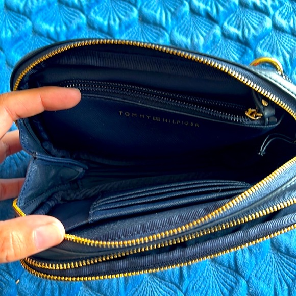 TOMMY HILFIGER BELT BAG WITH VERTICAL LINES - Picture 5 of 9